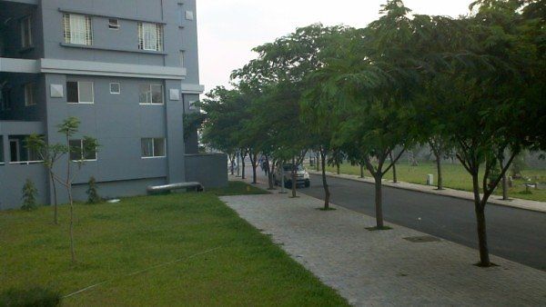 Đường nội khu rộng rãi, thoáng mát tại căn hộ Phú Mỹ Thuận 
