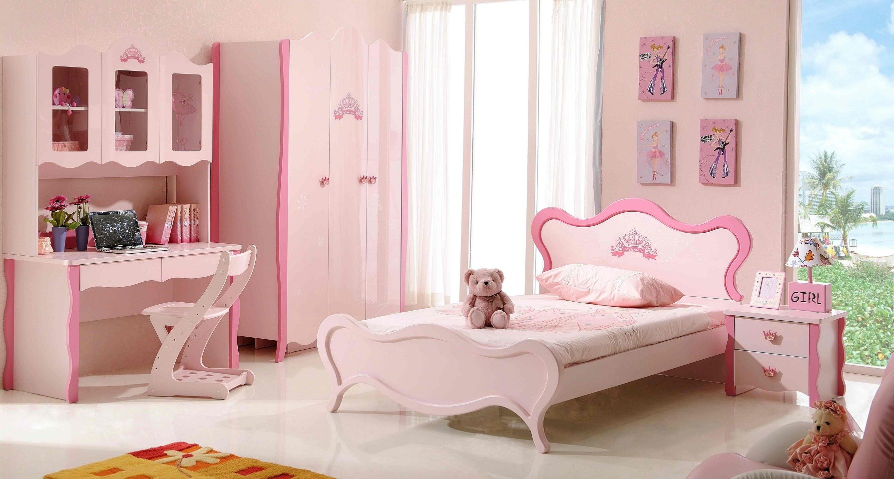 Phòng ngủ bé gái màu tím dễ thương với nhiều vật dụng xinh xắn