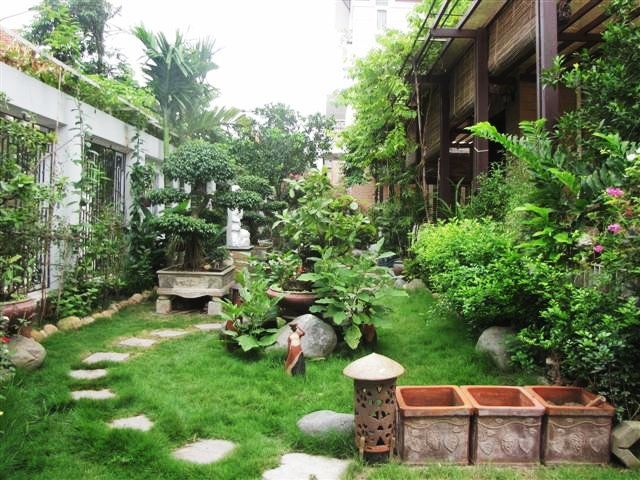 Thiết kế sân vườn nhỏ đẹp kiểu truyền thống