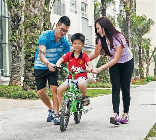 Khuôn viên dành cho đi dạo, chạy bộ, dạy bé tập xe dự án Chung cư N01-T3 Ngoại Giao Đoàn