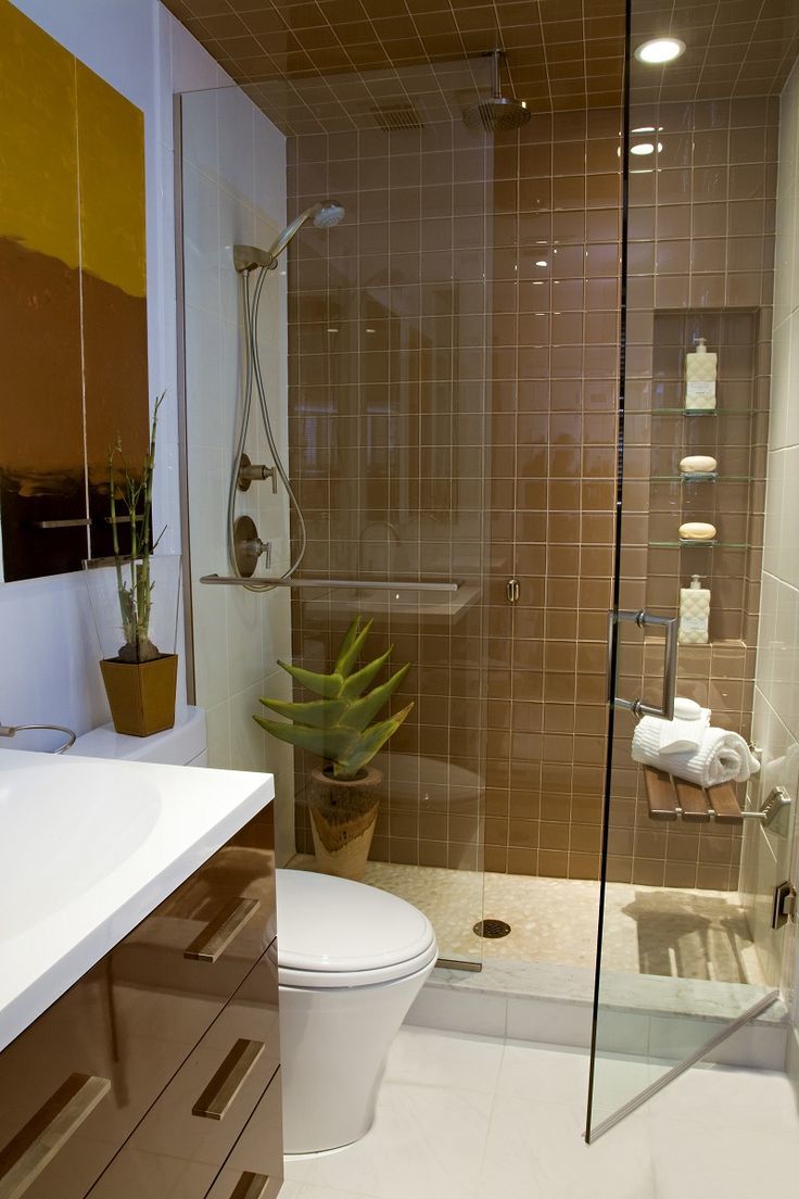 Phòng tắm nhà vệ sinh với tông màu gỗ sáng tạo nên không gian hiện đại