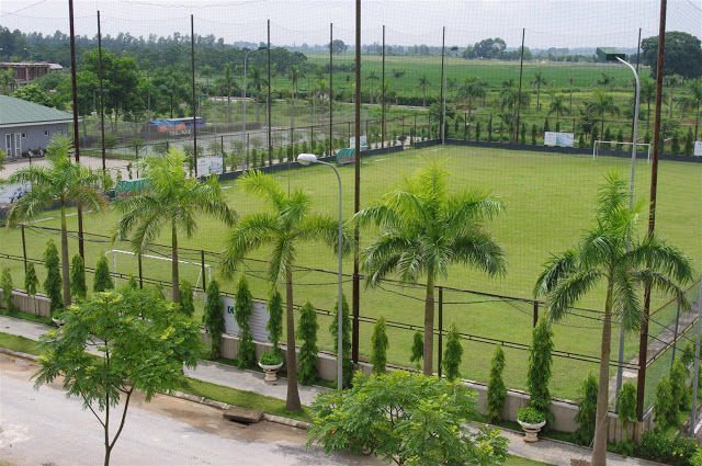 Sân bóng đá tại Bamboo Garden 
