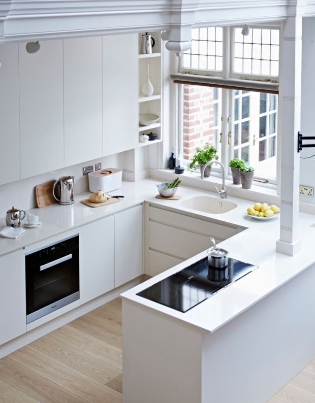 Không gian đơn giản bằng gam màu trắng và đen khi ứng dụng phong cách tối giản vào không gian bếp