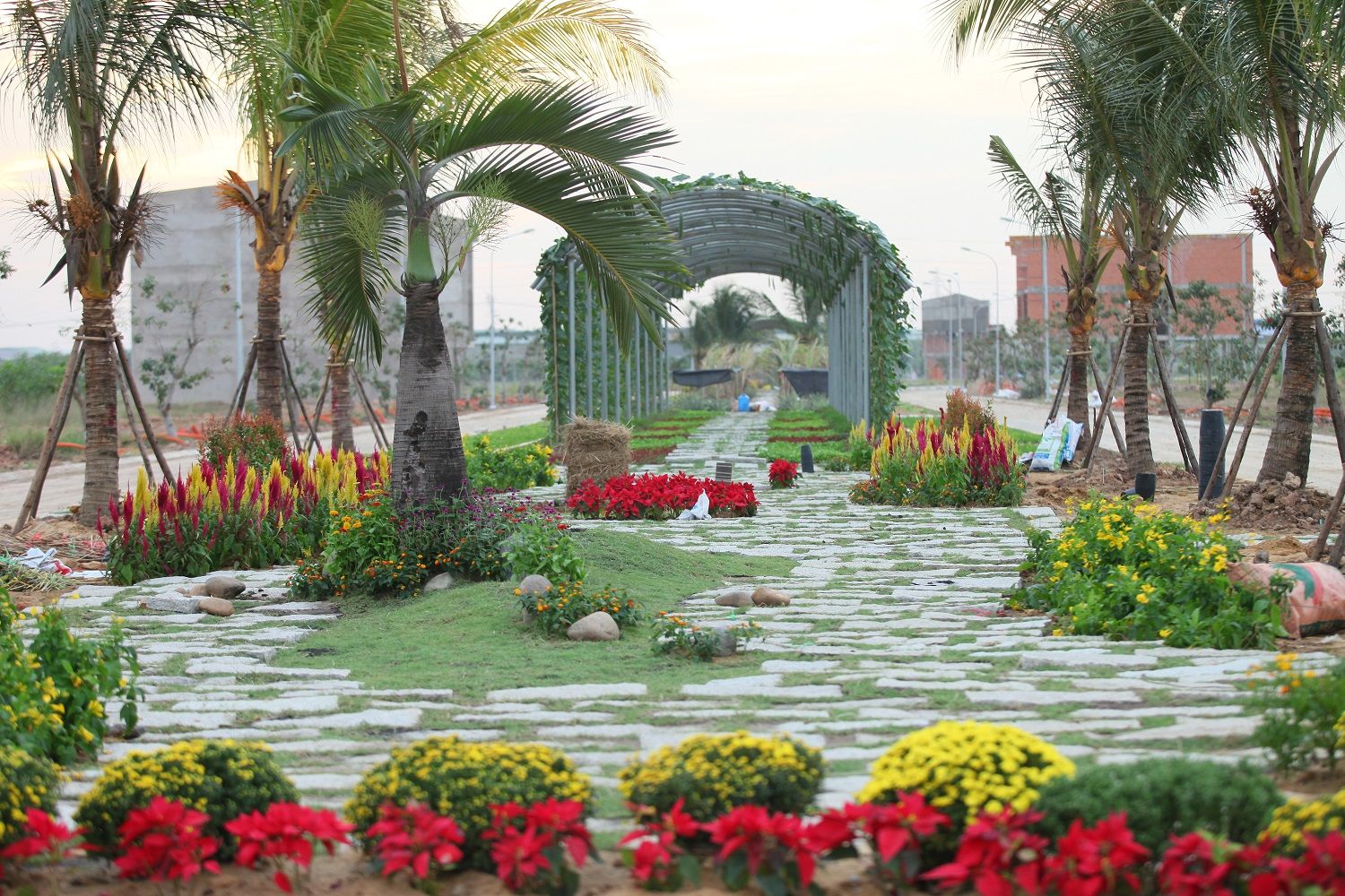 Khuôn viên công viên tại dự án Làng Sen Việt Nam 