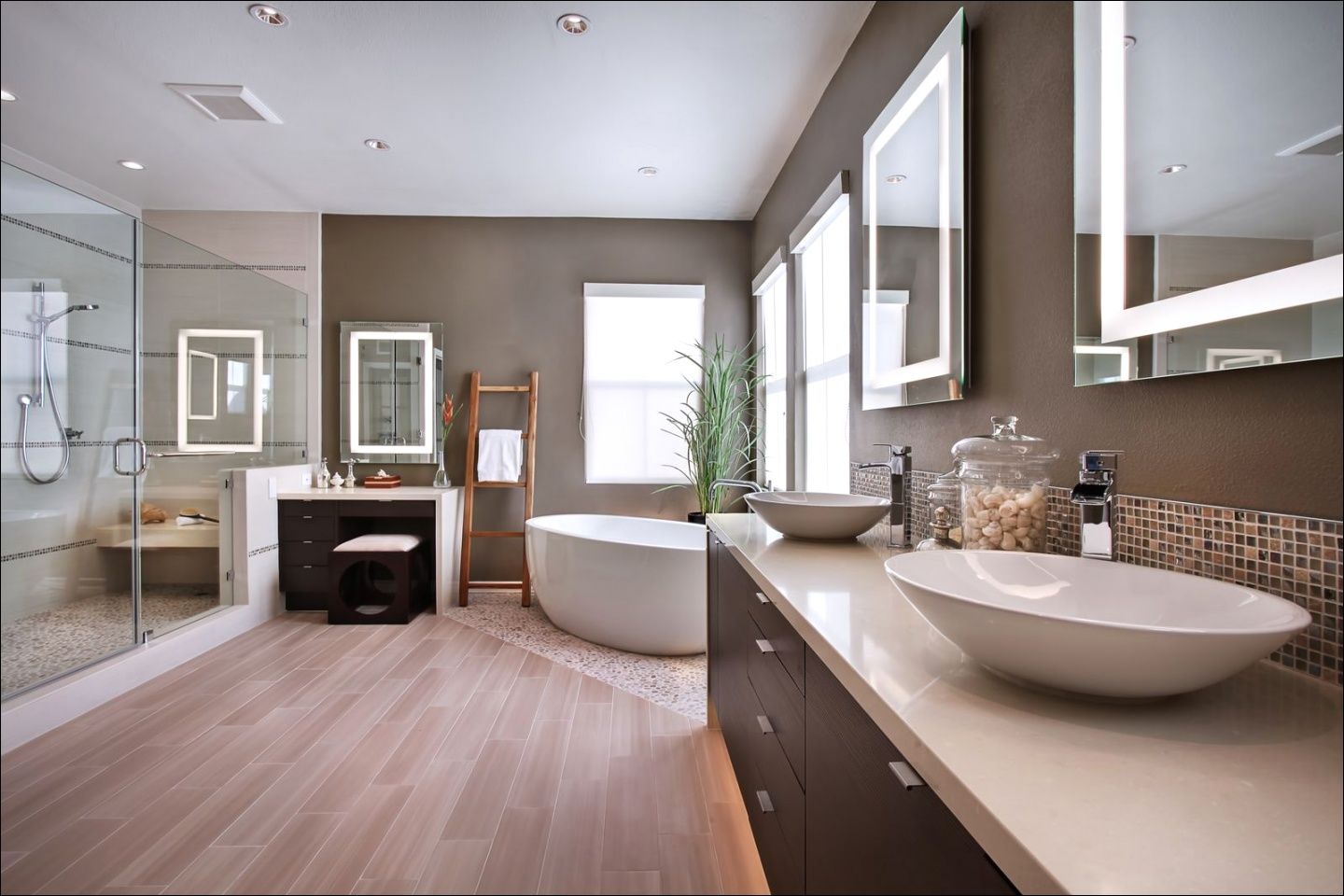 Màu sắc trung tính mang tới không gian nhà tắm thêm ấm áp và tinh tế
