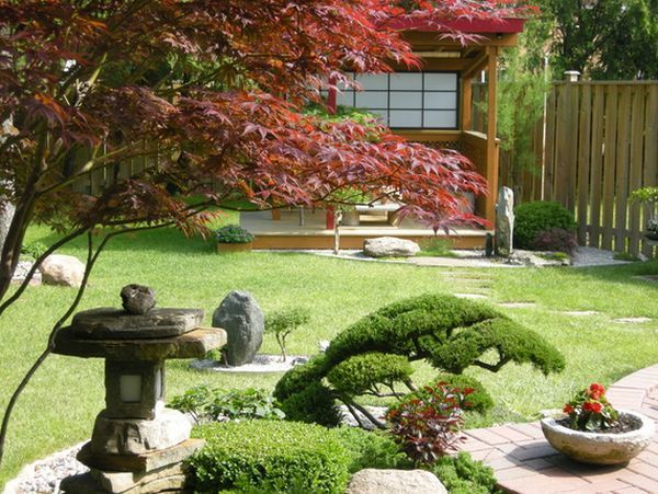 Những chiếc đèn đá không thể thiếu trong kiến trúc nhà vườn Nhật Bản