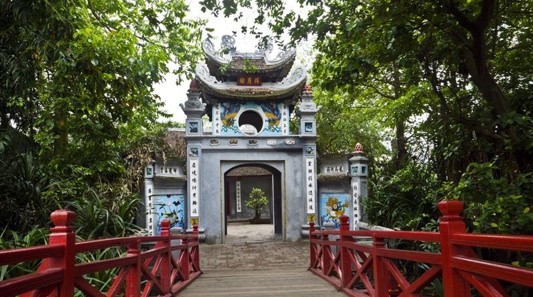 Hồ hoàn kiếm và đền Ngọc Sơn là quần thể di tích nhất định phải ghé tại Hà Nội