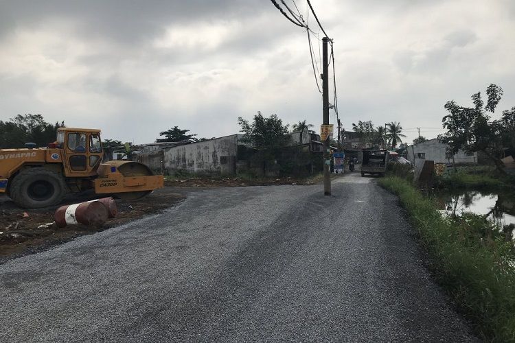San lấp đường để di chuyển vật liệu xây dựng cho dự án Senturia Nam Sài Gòn