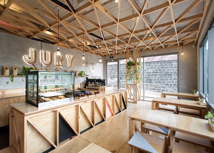 Trần gỗ trang trí cửa hàng, quán cafe đơn giản mà khác lạ