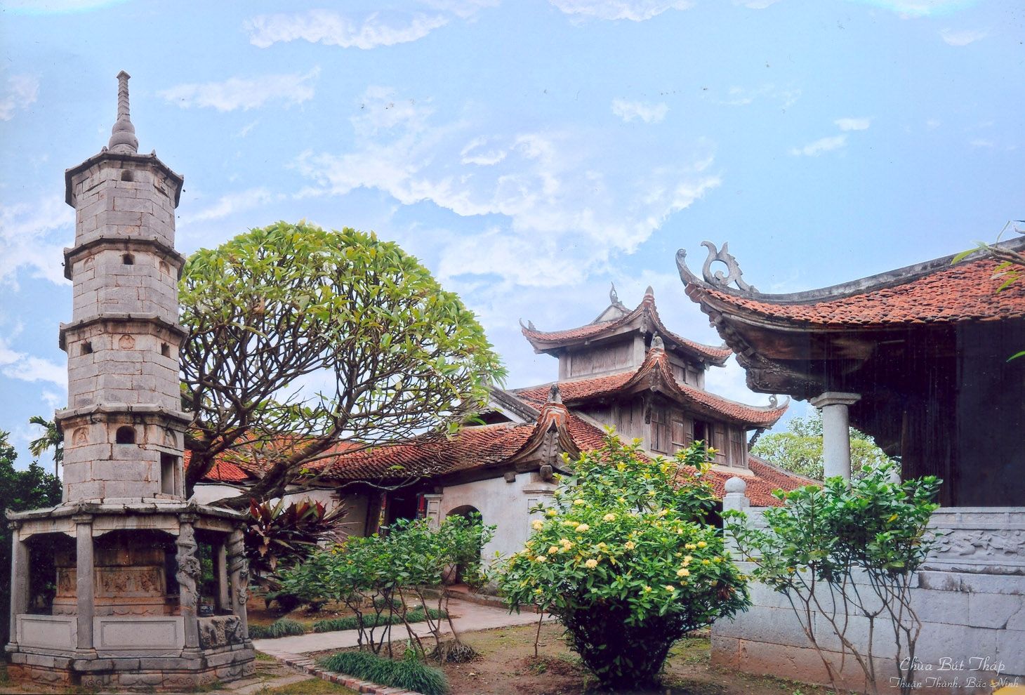 Chùa Bút Tháp Bắc Ninh là điểm hành hương Phật giáo nổi tiếng