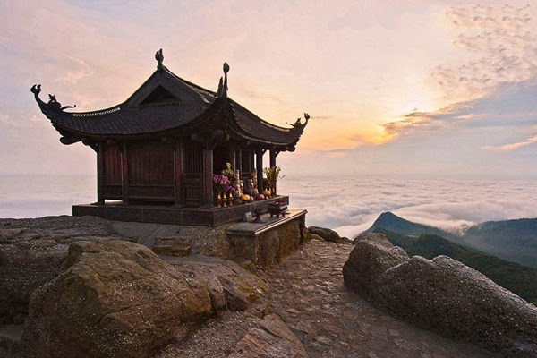Chùa Yên Tử là ngôi chùa linh thiêng nổi tiếng khắp Châu Á và được xếp vào hàng độc đáo trên thế giới
