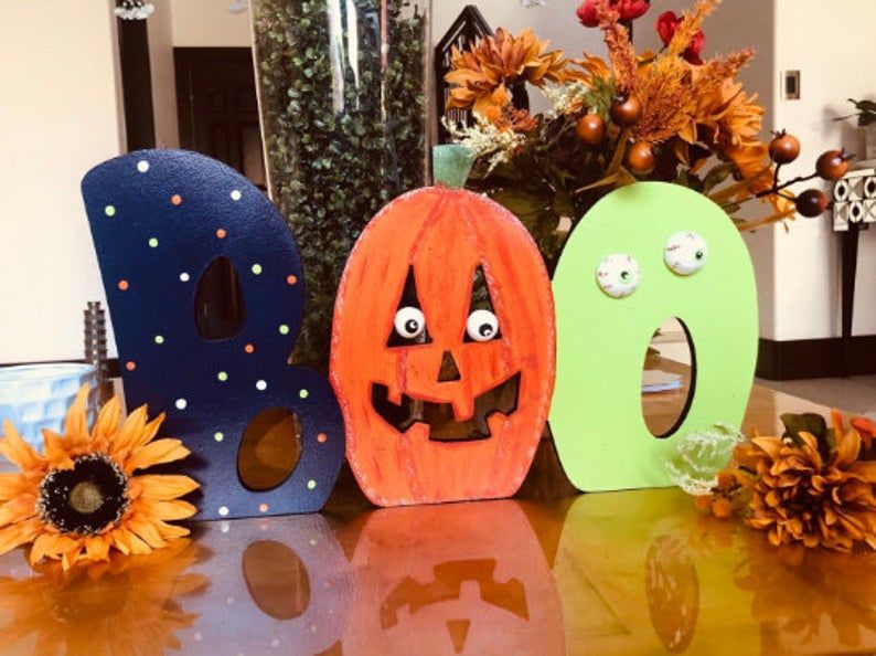 Cách cắt giấy và vẽ trang trí chữ Halloween đẹp cho nhà cửa