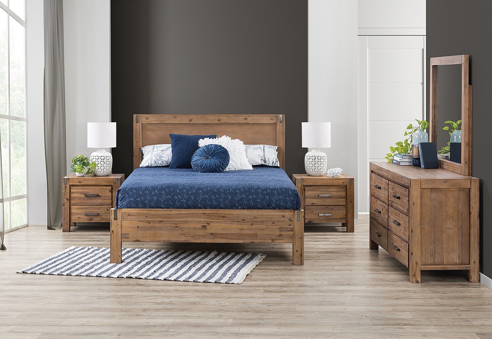 Mẫu táp đầu giường đẹp bằng gỗ theo phong cách tân cổ điển cho không gian gần gũi