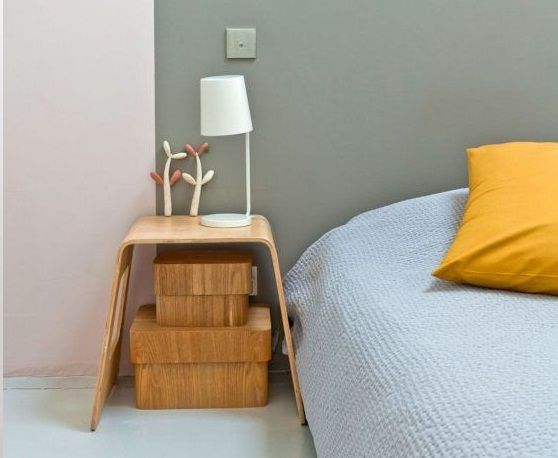 Thiết kế tủ đầu giường bằng nhựa họa tiết giả gỗ mềm mại