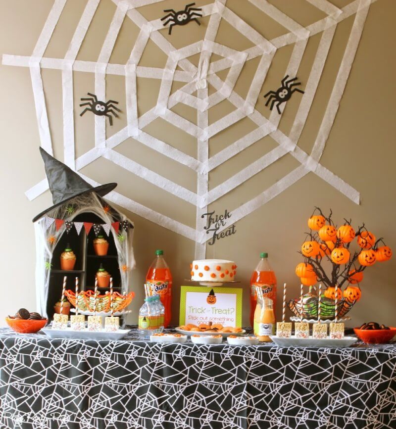 Trang trí bàn tiệc lễ Halloween đơn giản mà chuẩn phong tục