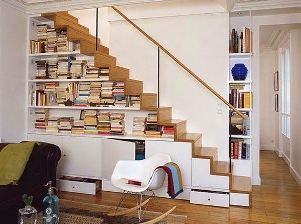 Mẫu tủ dưới gầm cầu thang âm tường chứa đựng cả thế giới sách
