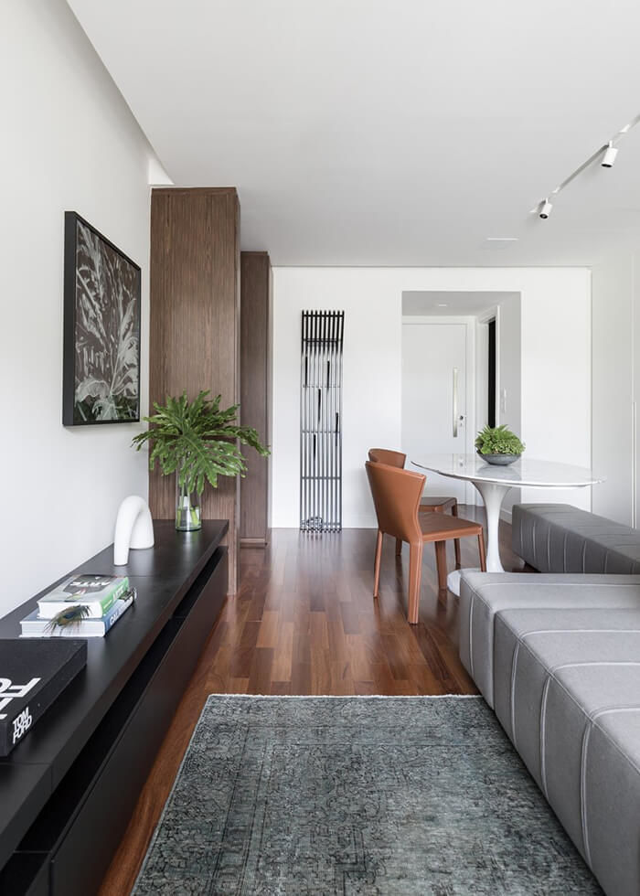 Bố trí không gian nội thất chung cư 70m2 nhỏ gọn chỉ với chiếc bàn tròn tiện lợi sinh hoạt