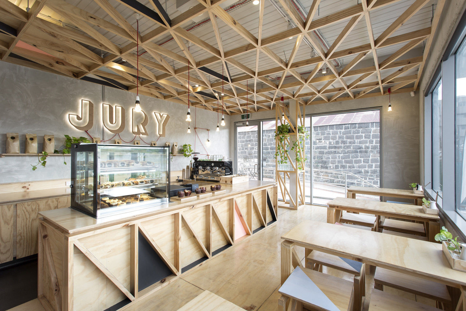 Mẫu thiết kế quán cafe bằng gỗ phong cách