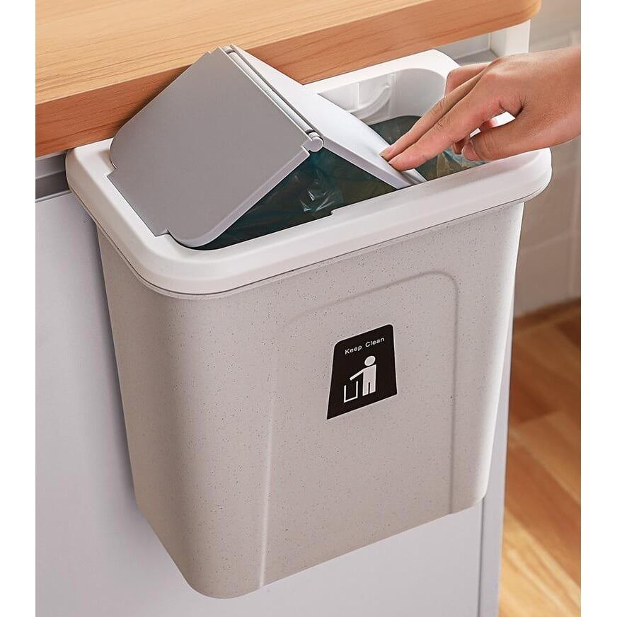 Thùng rác kẹp tủ có nắp tiện lợi khi sử dụng