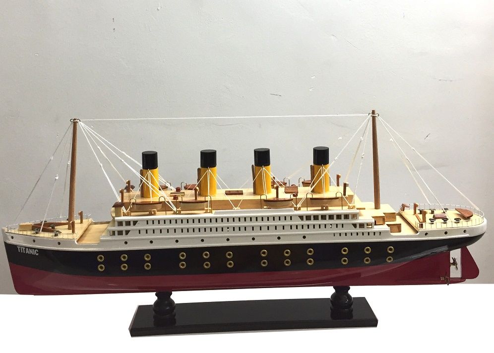 Không nên đặt thuyền Titanic theo phong thủy